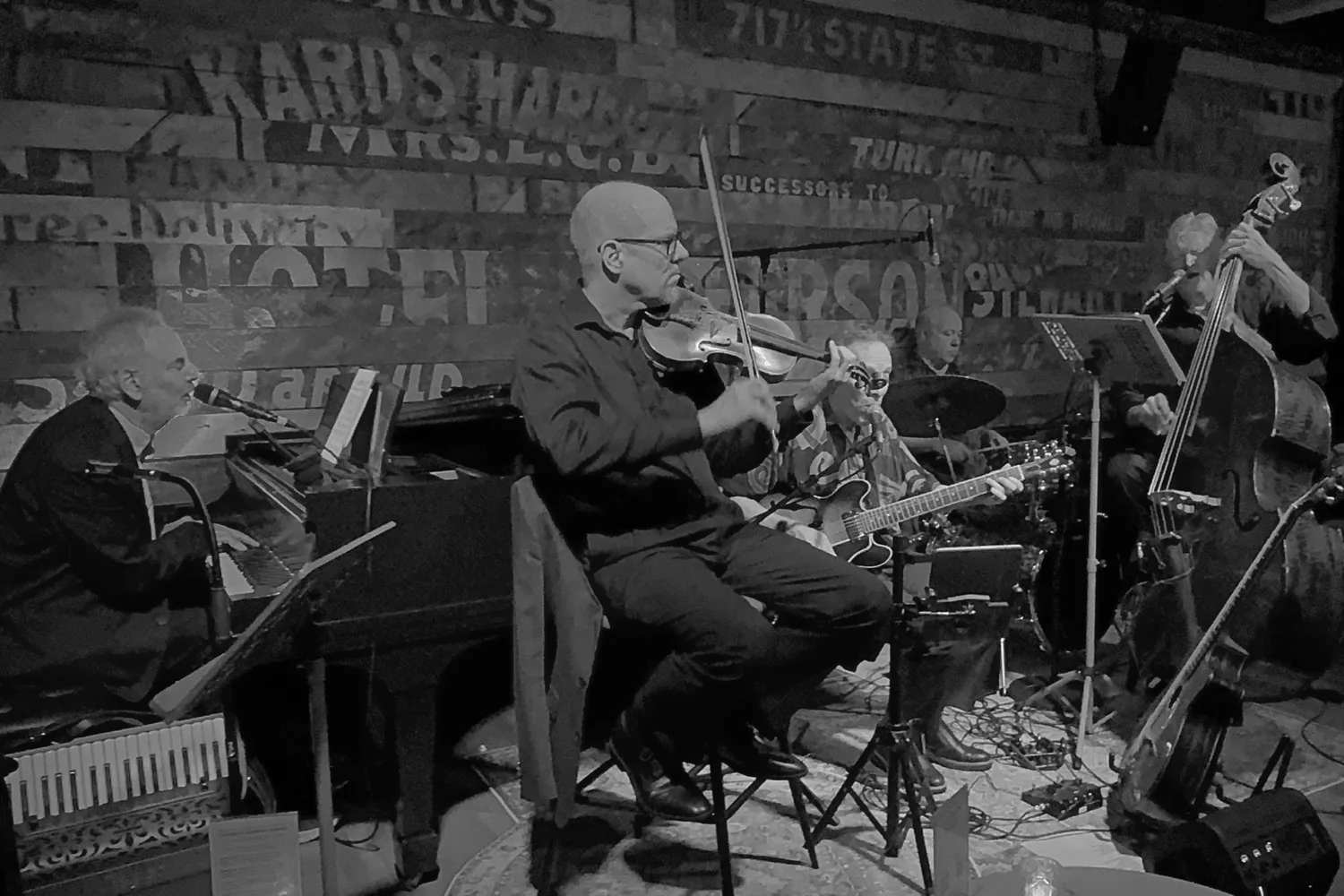 Gypsy Cats 1940s Swing & Gypsy Jazz with Vintage Vocals