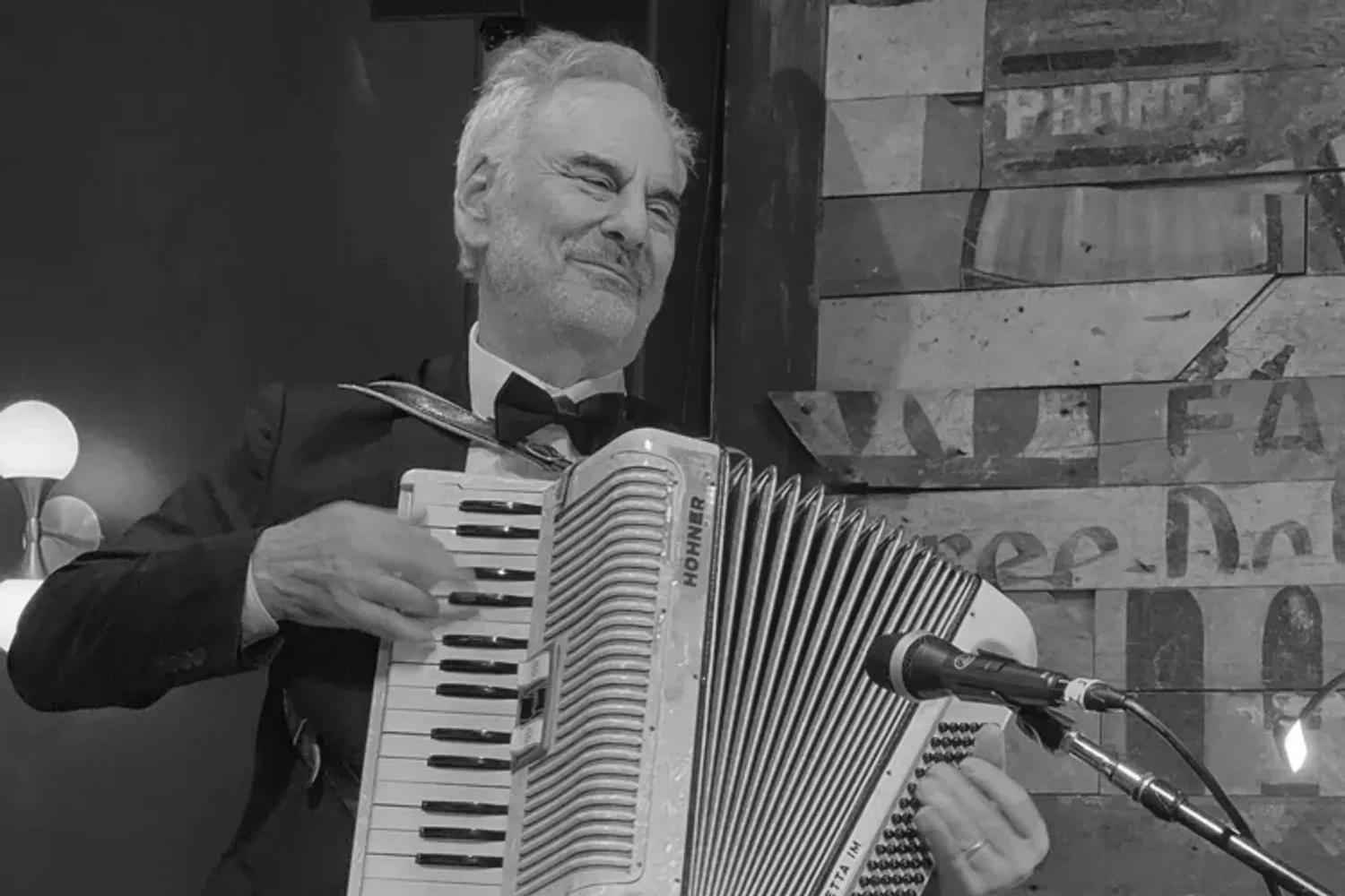Gypsy Cats 1940s Swing & Gypsy Jazz with Vintage Vocals